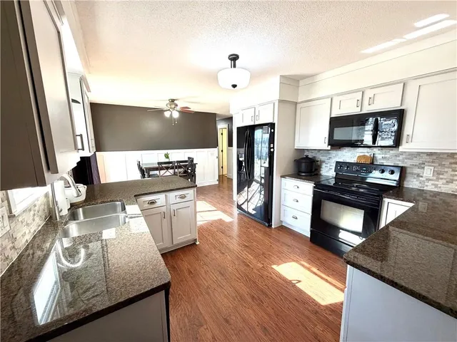 $259,900 | 2502 Flintstone Drive, St. Joseph, MO 64505