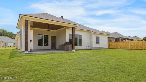 $499,000 | 104 Carriage Lakes Drive, Youngsville, LA 70592