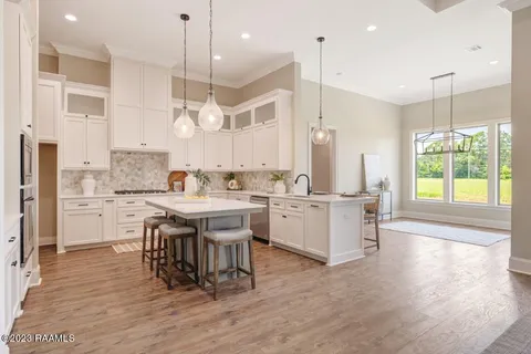 $499,000 | 104 Carriage Lakes Drive, Youngsville, LA 70592