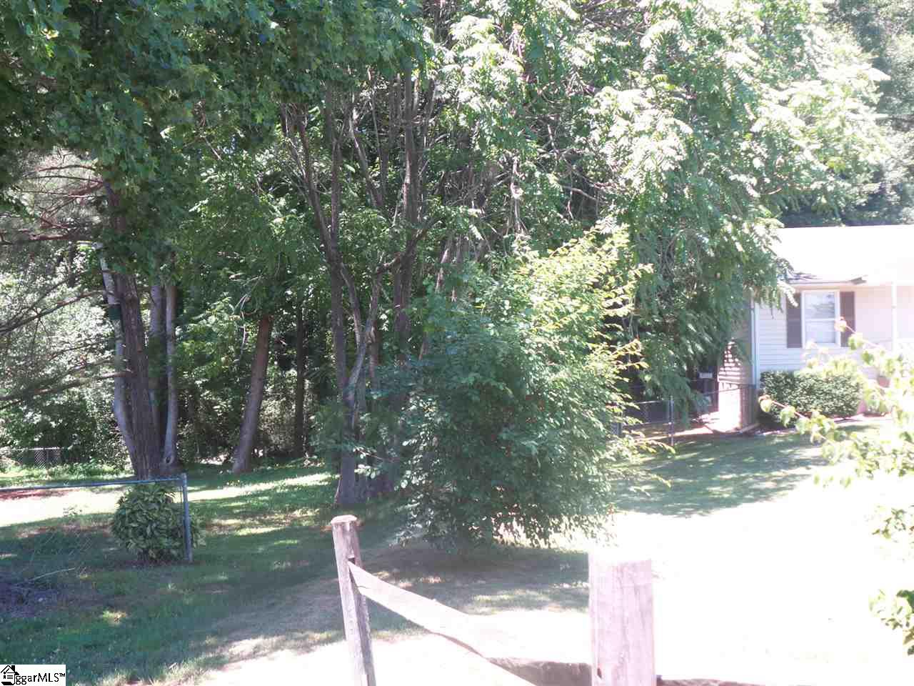 348 Crest Drive Inman, SC 29349 - Photo 3 of 35