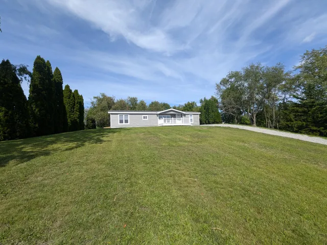 $299,000 | 709 West Wilson Street, Hebron, IN 46341