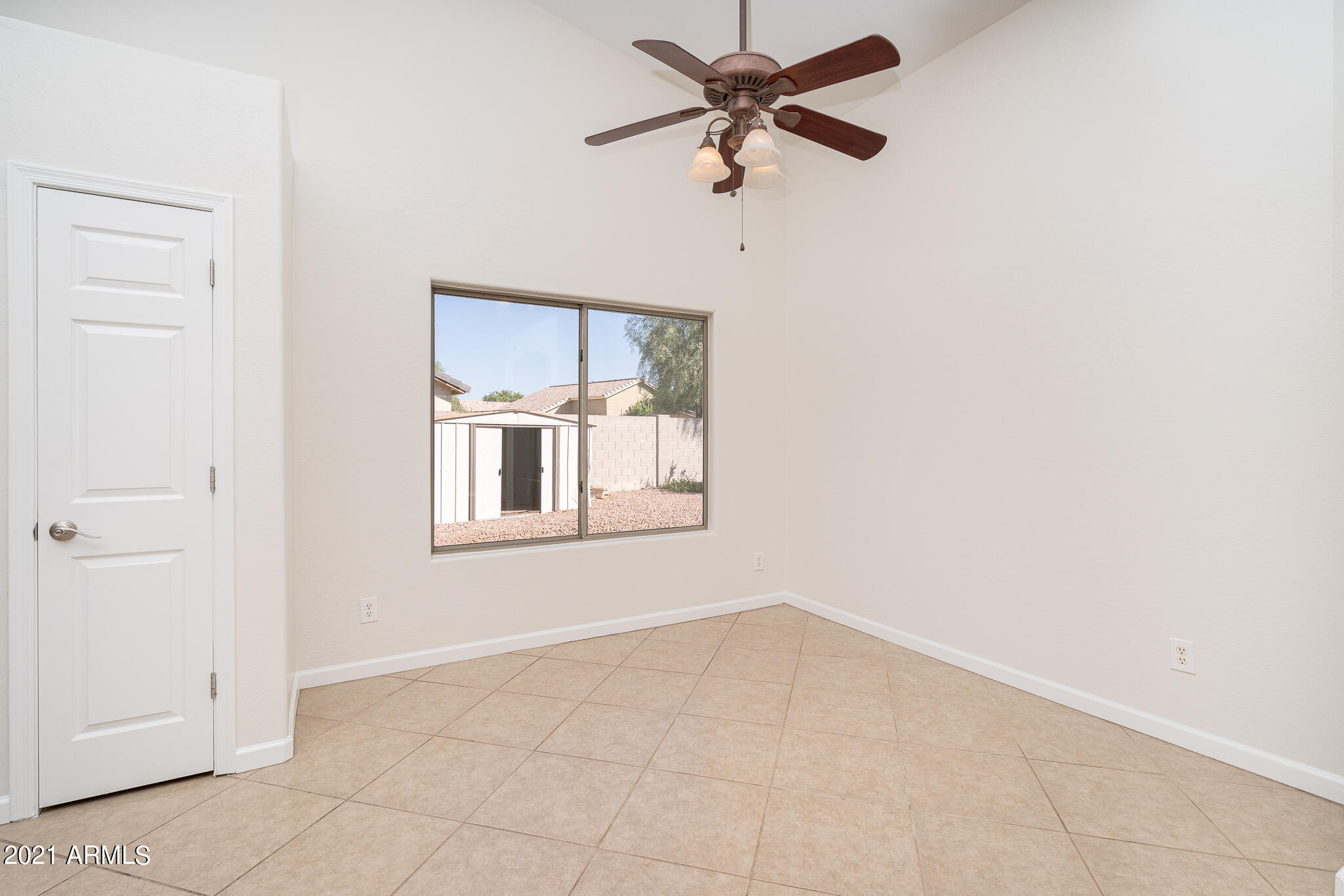 3235 East Bonanza Road Gilbert, AZ 85297 - Photo 5 of 35 05_Dining_01