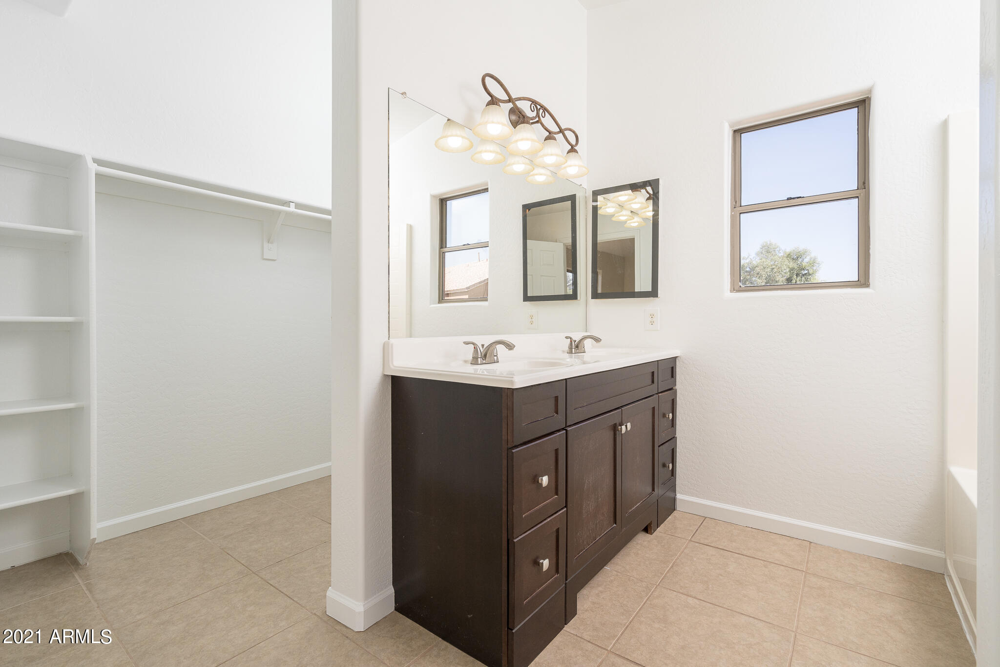 3235 East Bonanza Road Gilbert, AZ 85297 - Photo 10 of 35 10_Master-Bath_01
