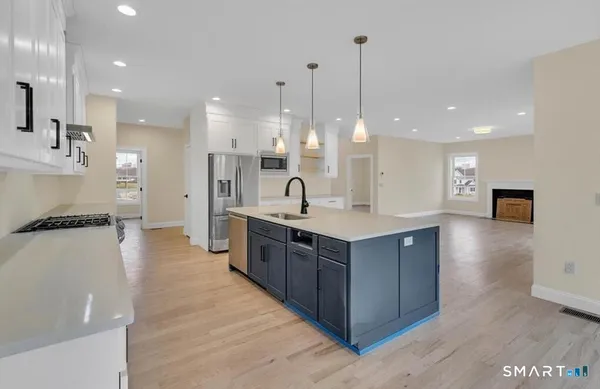 $869,900 | 8 Taylor Road, Colchester, CT 06415