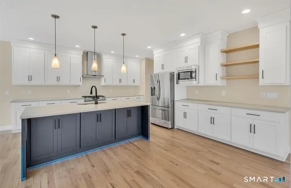 $869,900 | 8 Taylor Road, Colchester, CT 06415