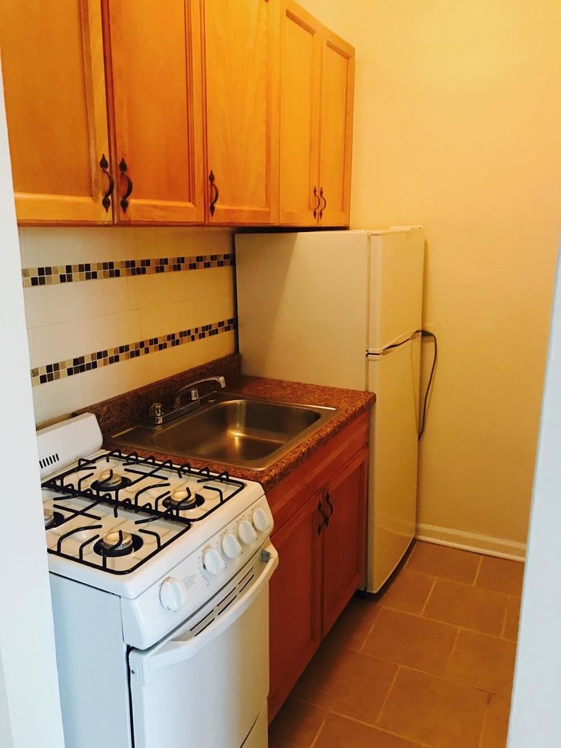 839 West Sheridan Road, Unit 323 Chicago, IL 60613 - Photo 3 of 7