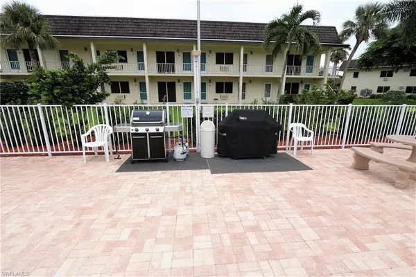 $1,900 | 130 North Collier Boulevard, Unit A6, Marco Island, FL 34145