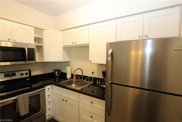 $1,900 | 130 North Collier Boulevard, Unit A6, Marco Island, FL 34145