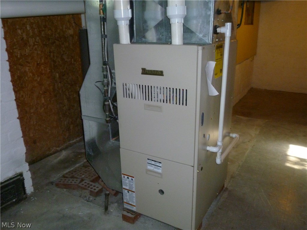 2020 Liberty Road Stow, OH 44224 - Photo 23 of 30 Newer (2010) high efficiency furnace
