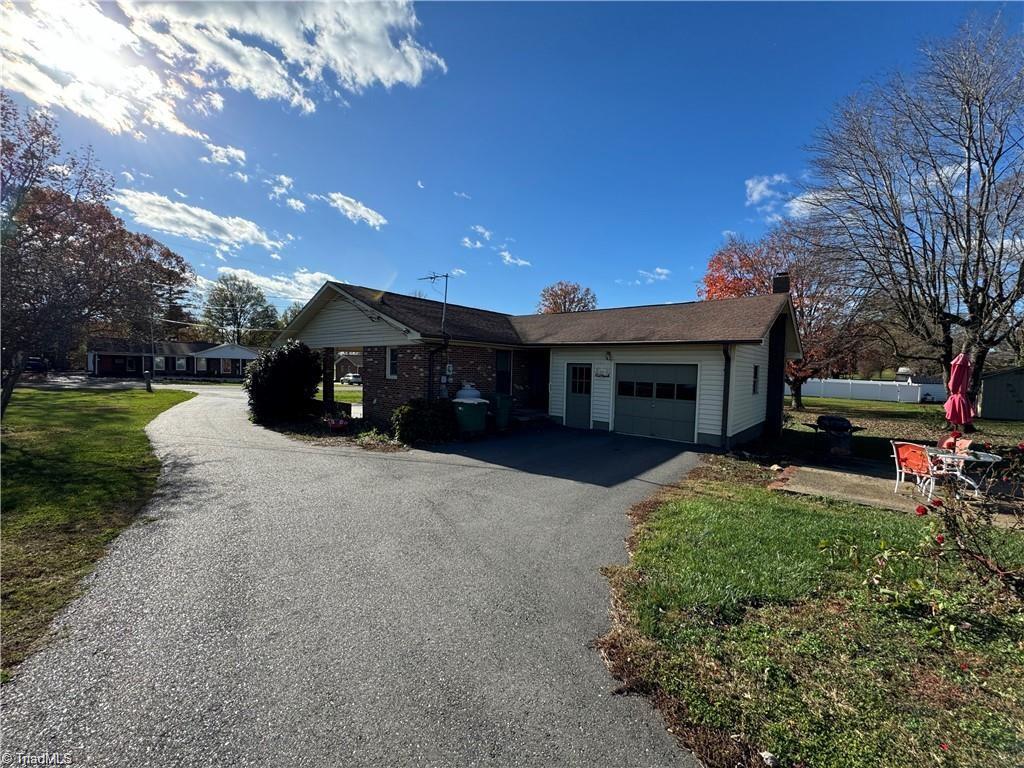215 Freeman Street Dobson, NC 27017 - Photo 12 of 37