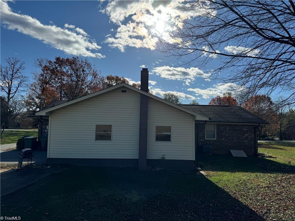 215 Freeman Street Dobson, NC 27017 - Photo 14 of 37