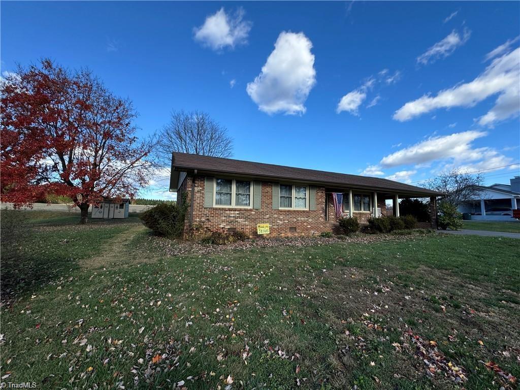 215 Freeman Street Dobson, NC 27017 - Photo 3 of 37
