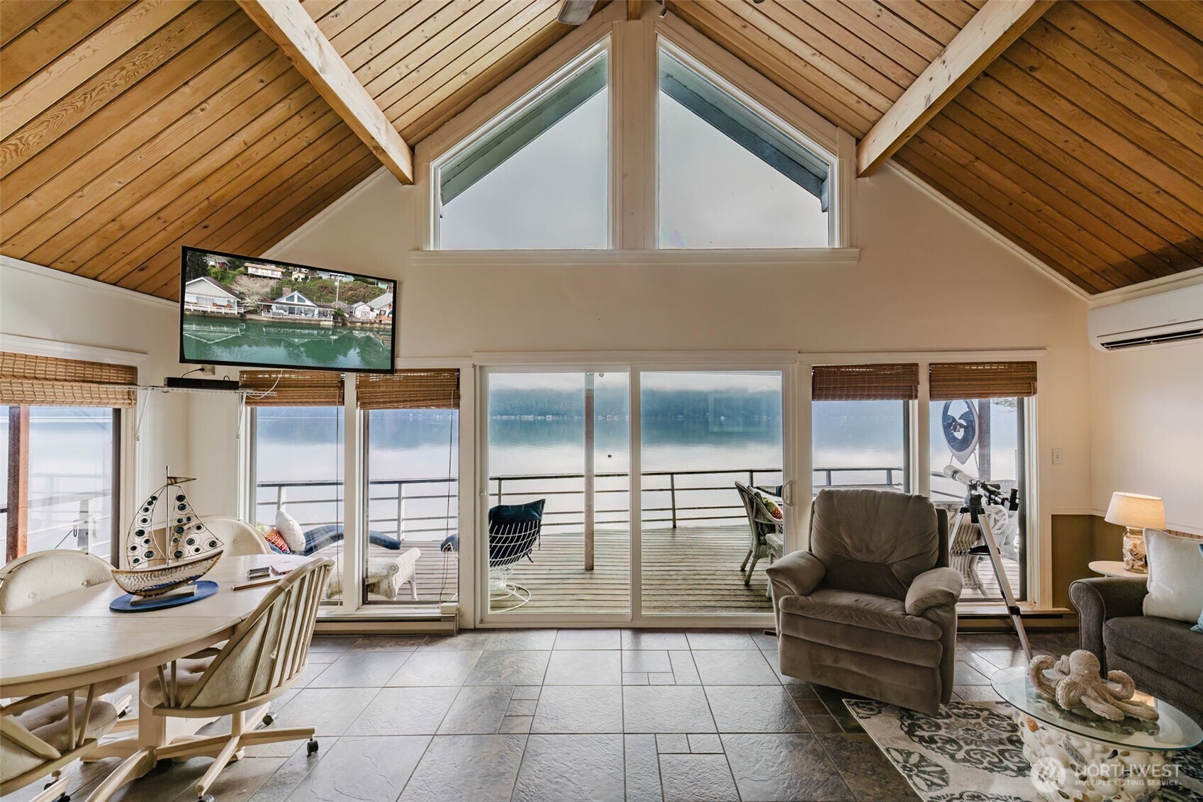 10271 Northeast North Shore Road Belfair, WA 98528 - Photo 2 of 38 a living room with furniture