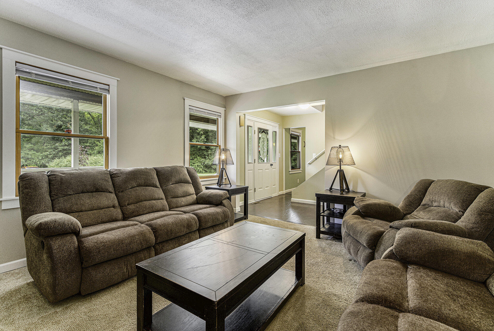 6472 Jordan Road Jackson, MI 49201 - Photo 9 of 37 Living Room