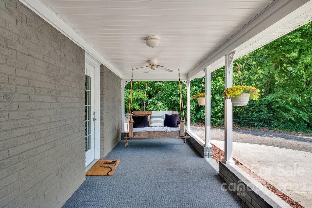 2412 Miranda Road Charlotte, NC 28216 - Photo 12 of 44 Gallery Image 12