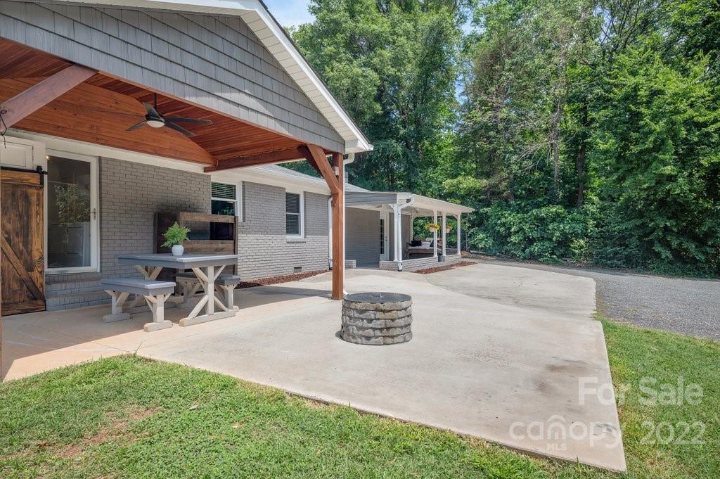 2412 Miranda Road Charlotte, NC 28216 - Photo 14 of 44 Gallery Image 14
