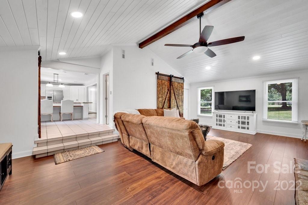 2412 Miranda Road Charlotte, NC 28216 - Photo 16 of 44 Gallery Image 16