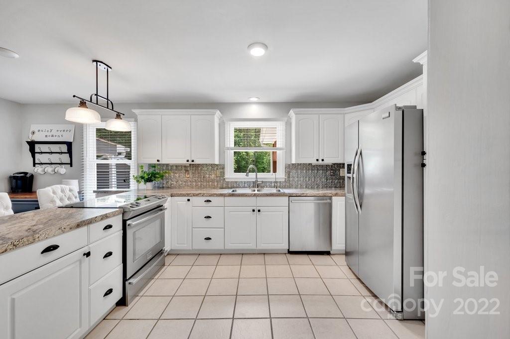 2412 Miranda Road Charlotte, NC 28216 - Photo 23 of 44 Gallery Image 23