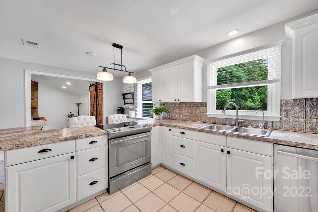 2412 Miranda Road Charlotte, NC 28216 - Photo 24 of 44 Gallery Image 24