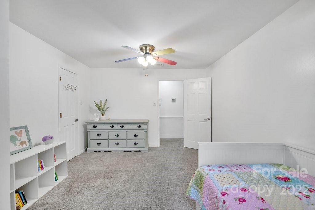 2412 Miranda Road Charlotte, NC 28216 - Photo 29 of 44 Gallery Image 29