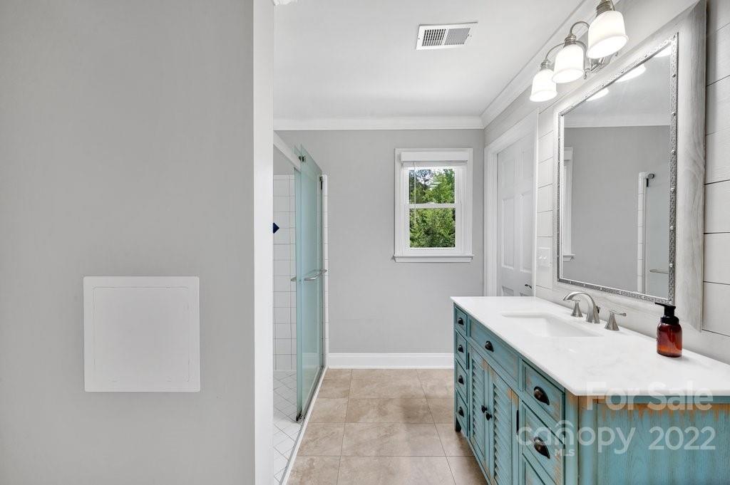 2412 Miranda Road Charlotte, NC 28216 - Photo 30 of 44 Gallery Image 30