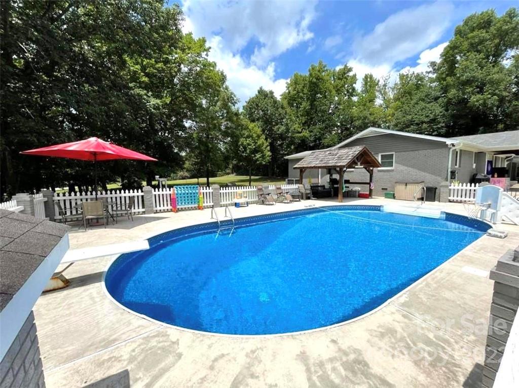 2412 Miranda Road Charlotte, NC 28216 - Photo 3 of 44 Gallery Image 3