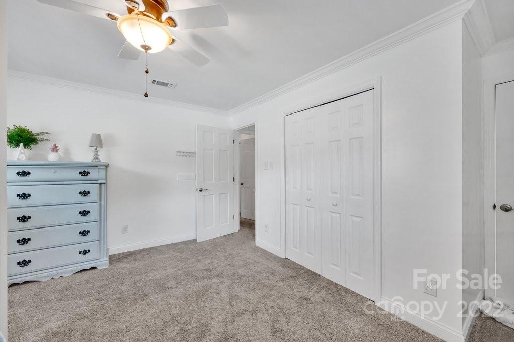 2412 Miranda Road Charlotte, NC 28216 - Photo 32 of 44 Gallery Image 32