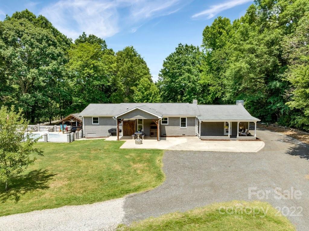 2412 Miranda Road Charlotte, NC 28216 - Photo 8 of 44 Gallery Image 8