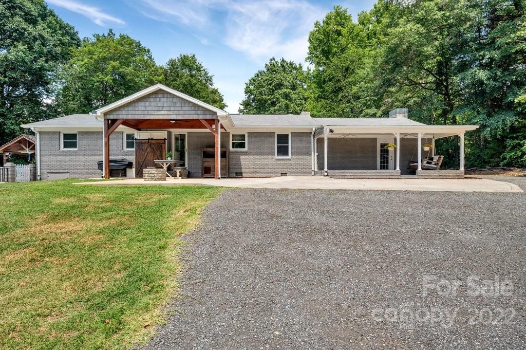 2412 Miranda Road Charlotte, NC 28216 - Photo 10 of 44 Gallery Image 10