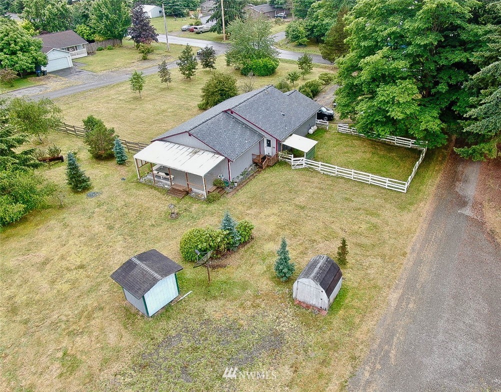 17818 Jordan Street Southwest Rochester, WA 98579 - Photo 4 of 40