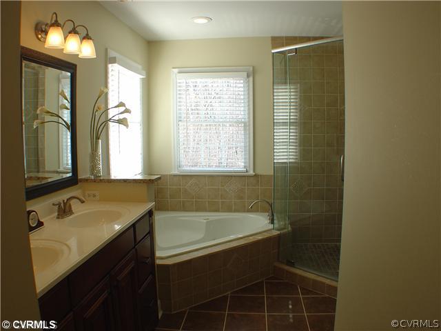 2030 Thornleigh Road Midlothian, VA 23113 - Photo 9 of 12 Master Bath - Dynamite master bath with jetted soa
