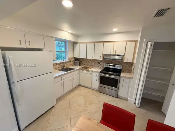 $4,190 | 325 Northeast 131st Street, Unit A, North Miami, FL 33161