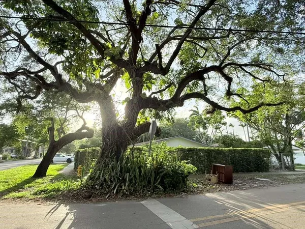 $4,190 | 325 Northeast 131st Street, Unit A, North Miami, FL 33161