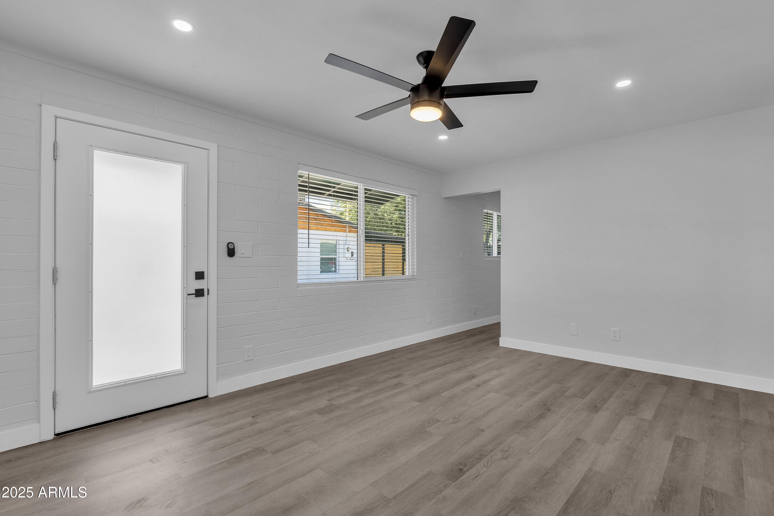 3110 North 39th Street Phoenix, AZ 85018 - Photo 20 of 32 009_GREAT ROOM