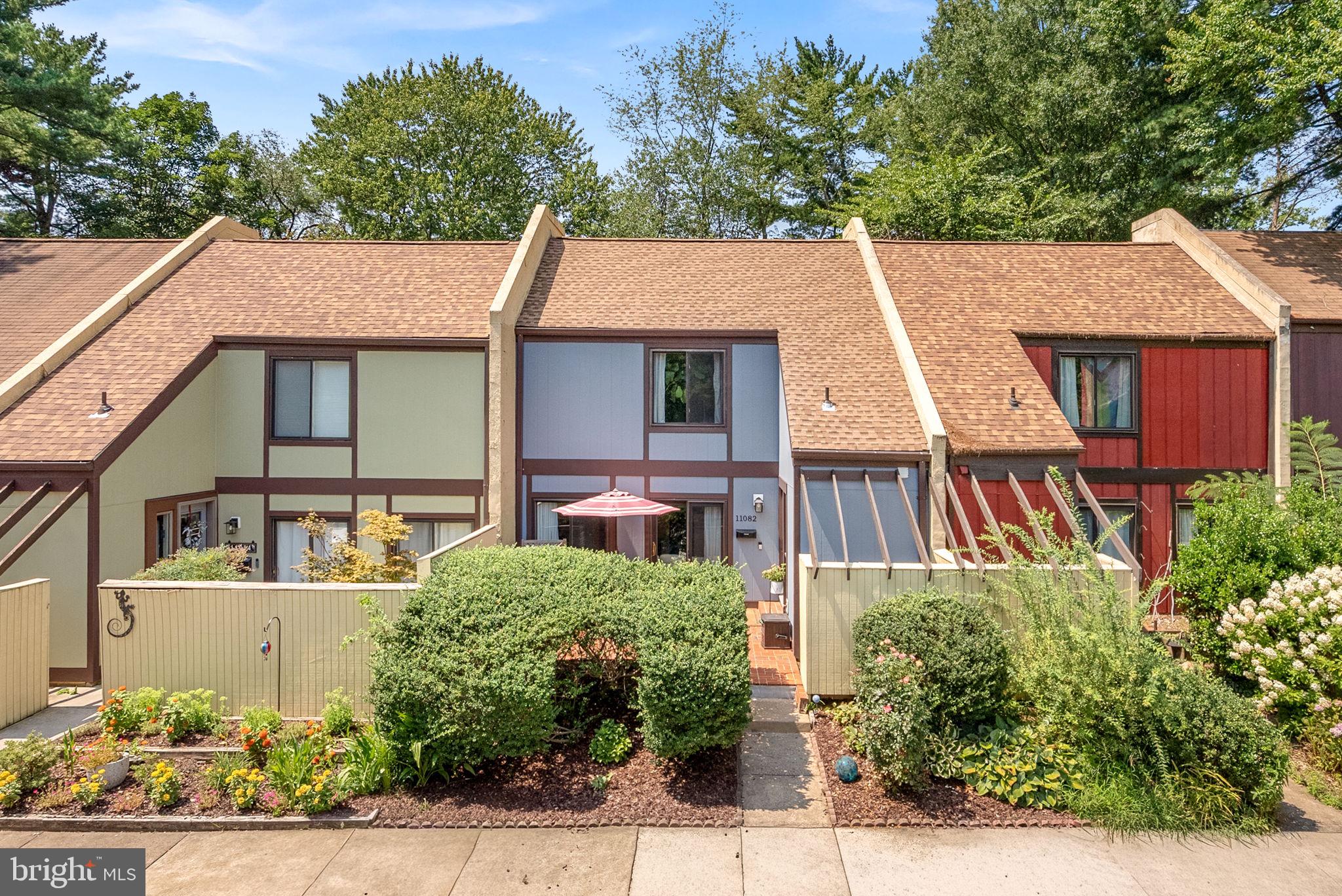 11082 Saffold Way Reston, VA 20190 - Photo 2 of 49 One of Reston's most charming Clusters