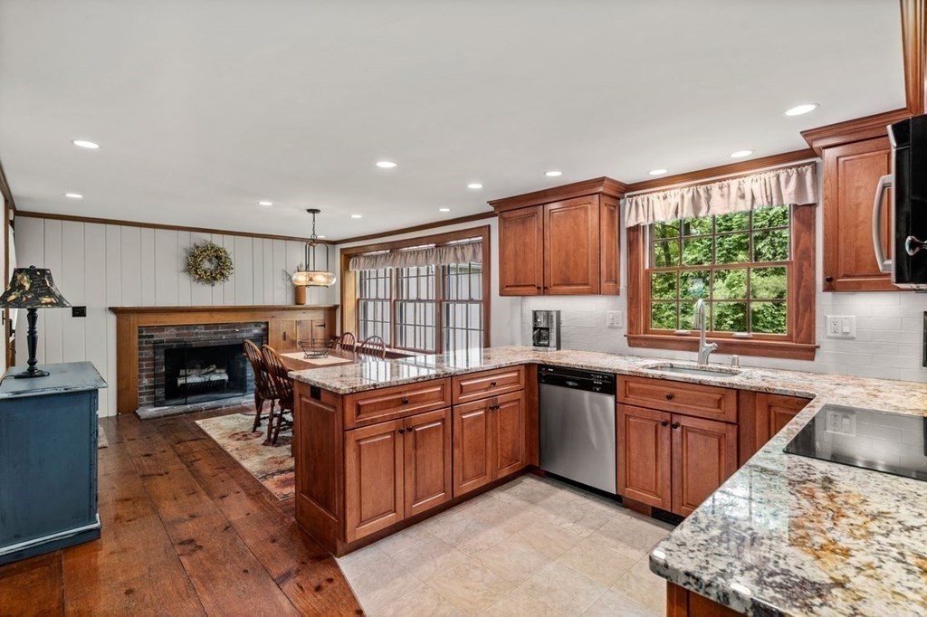 228 Willis Road Sudbury, MA 01776 - Photo 5 of 23 Gallery Image 5