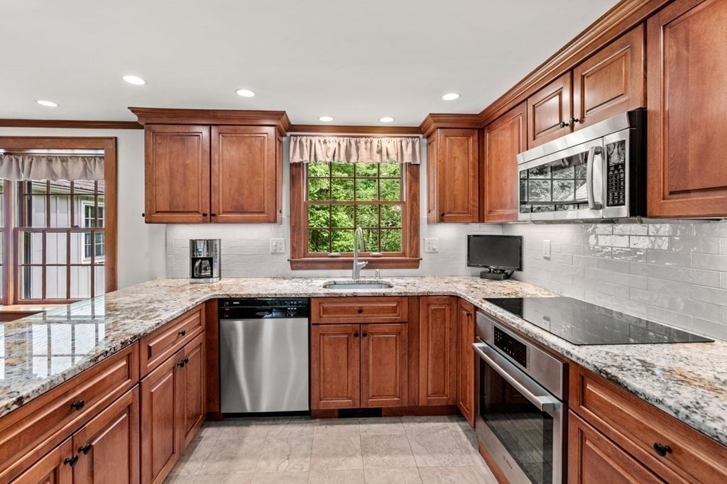 228 Willis Road Sudbury, MA 01776 - Photo 6 of 23 Gallery Image 6