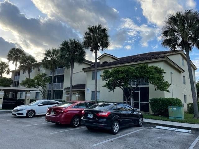 430 South Park Road, Unit 202 Hollywood, FL 33021 - Photo 1 of 16 Photo 1