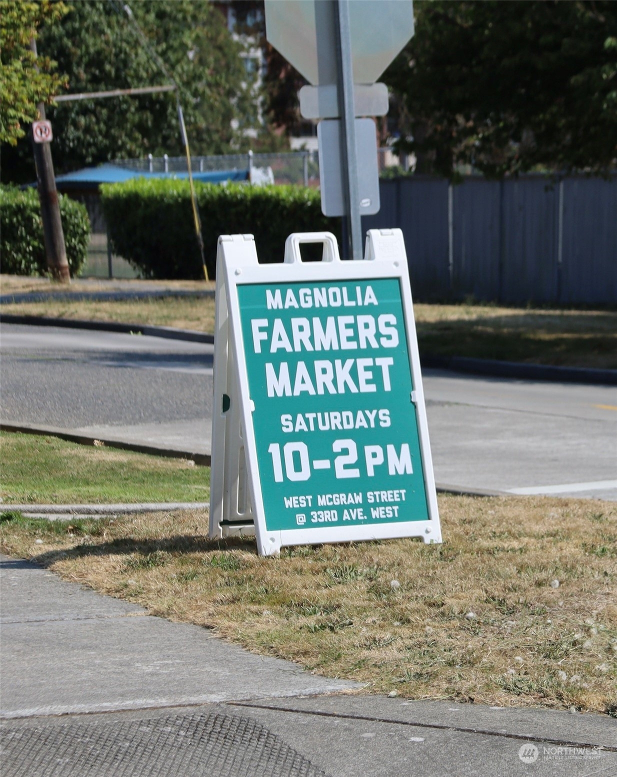 3121 West Government Way, Unit 405 Seattle, WA 98199 - Photo 25 of 29