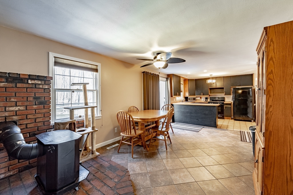 478 Amostown Road West Springfield, MA 01089 - Photo 11 of 30 Gallery Image 11