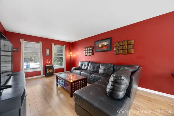 $390,000 | 741 East Cooper Court, Aurora, IL 60504