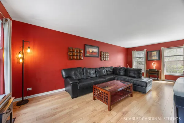 $390,000 | 741 East Cooper Court, Aurora, IL 60504