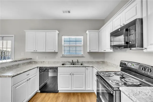 $1,900 | 285 Cypress Point Drive, Richmond Hill, GA 31324