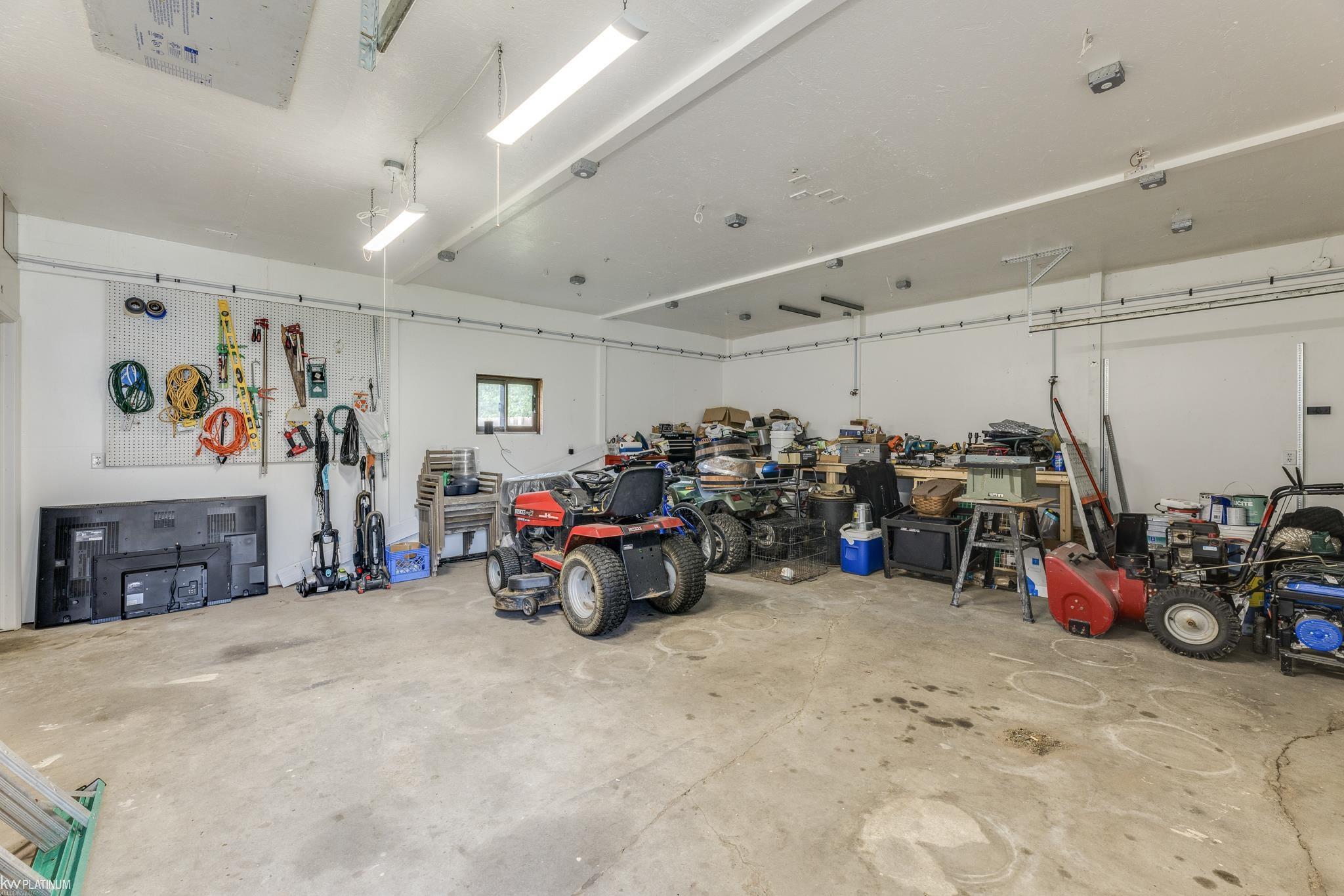 2194 Michigan Road Port Huron, MI 48060 - Photo 24 of 41 50156632-971a545d-7c3a-48e9-9865-e4ee3ade6b90.JPG