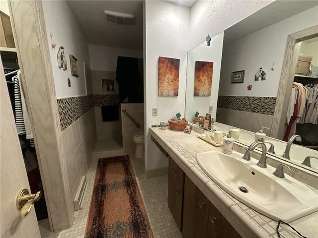 $279,900 | 1039 Glade Park East, Kittanning, PA 16201