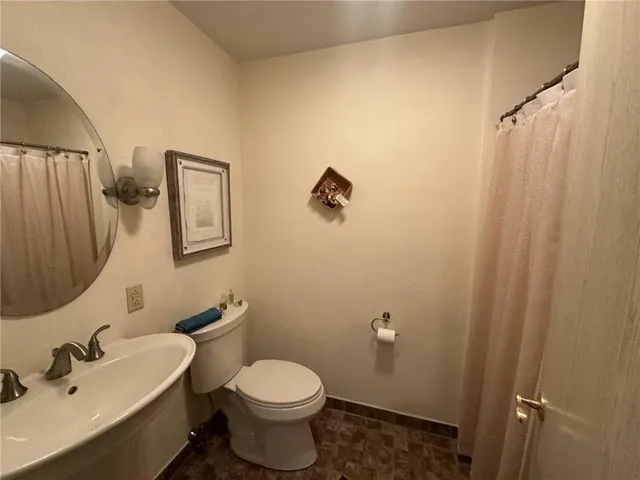 $279,900 | 1039 Glade Park East, Kittanning, PA 16201