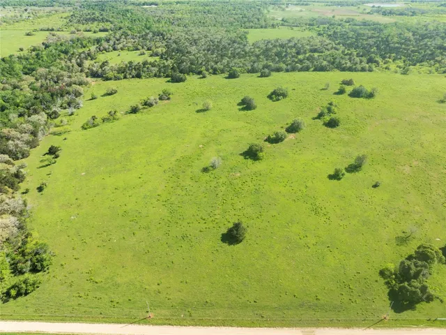 $224,000 | 5 Hunt Lane, Waelder, TX 78959