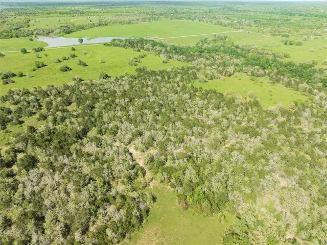 $224,000 | 5 Hunt Lane, Waelder, TX 78959