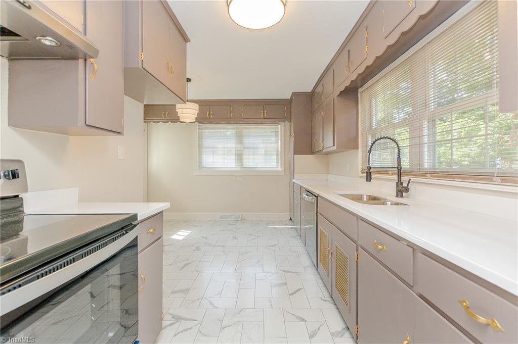 317 Ridgecrest Road Asheboro, NC 27203 - Photo 11 of 43 Gallery Image 11
