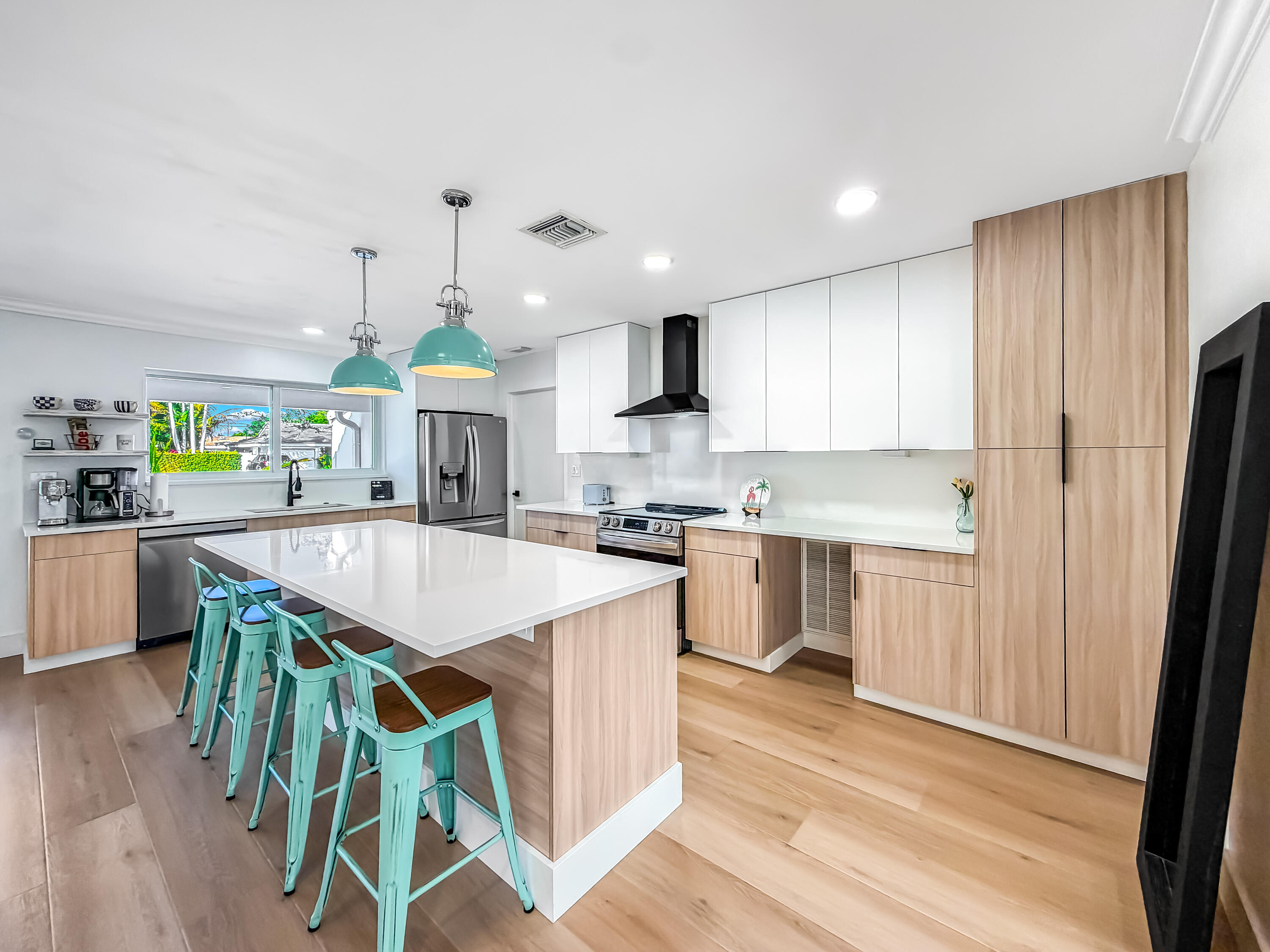 1098 West Camino Real Boca Raton, FL 33486 - Photo 19 of 55 Kitchen